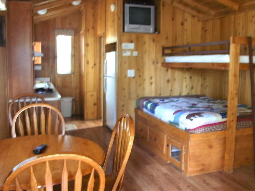 Bend-Sunriver Camping Resort Studio Cabin 6 Екстер'єр фото