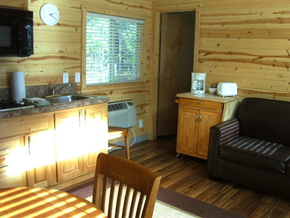 Bend-Sunriver Camping Resort Studio Cabin 6 Екстер'єр фото