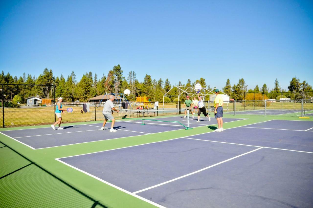 Bend-Sunriver Camping Resort Studio Cabin 6 Екстер'єр фото